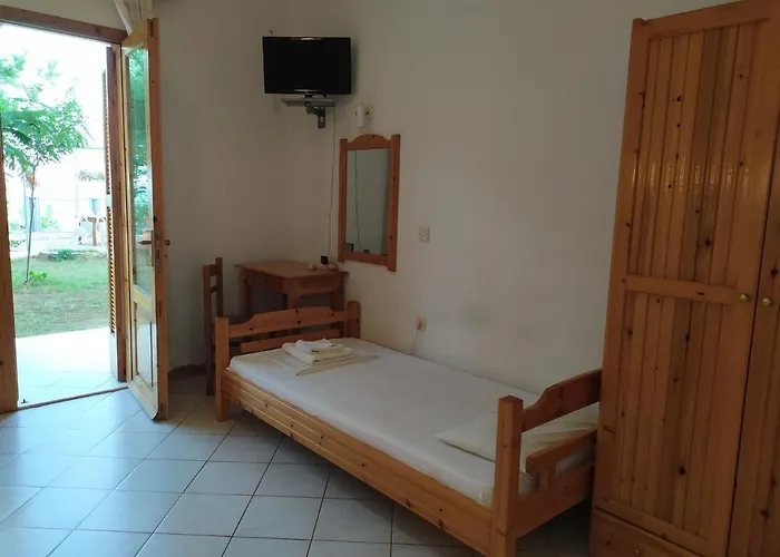 شقة Thanasis يميناريا